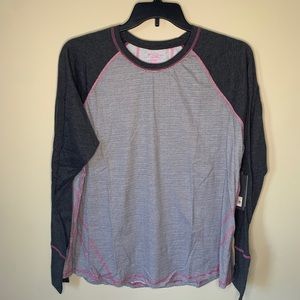 Women’s plus size long sleeve tee